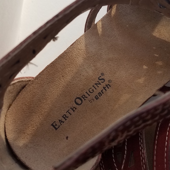 Earth origin, red kingsley like new - Picture 7 of 9